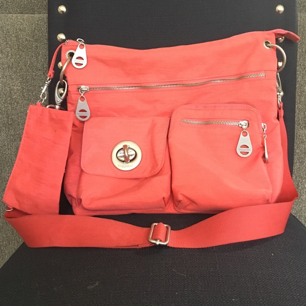 Salmon Baggallini Purse
